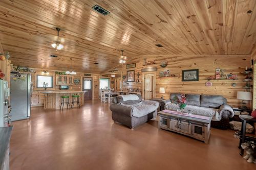 130 Raleigh Cir, Trinity, TX, 75862-7798 | Card Image