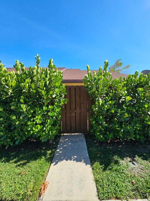 491 Springdale Cir, Palm Springs, FL, 33461-1531 | Card Image