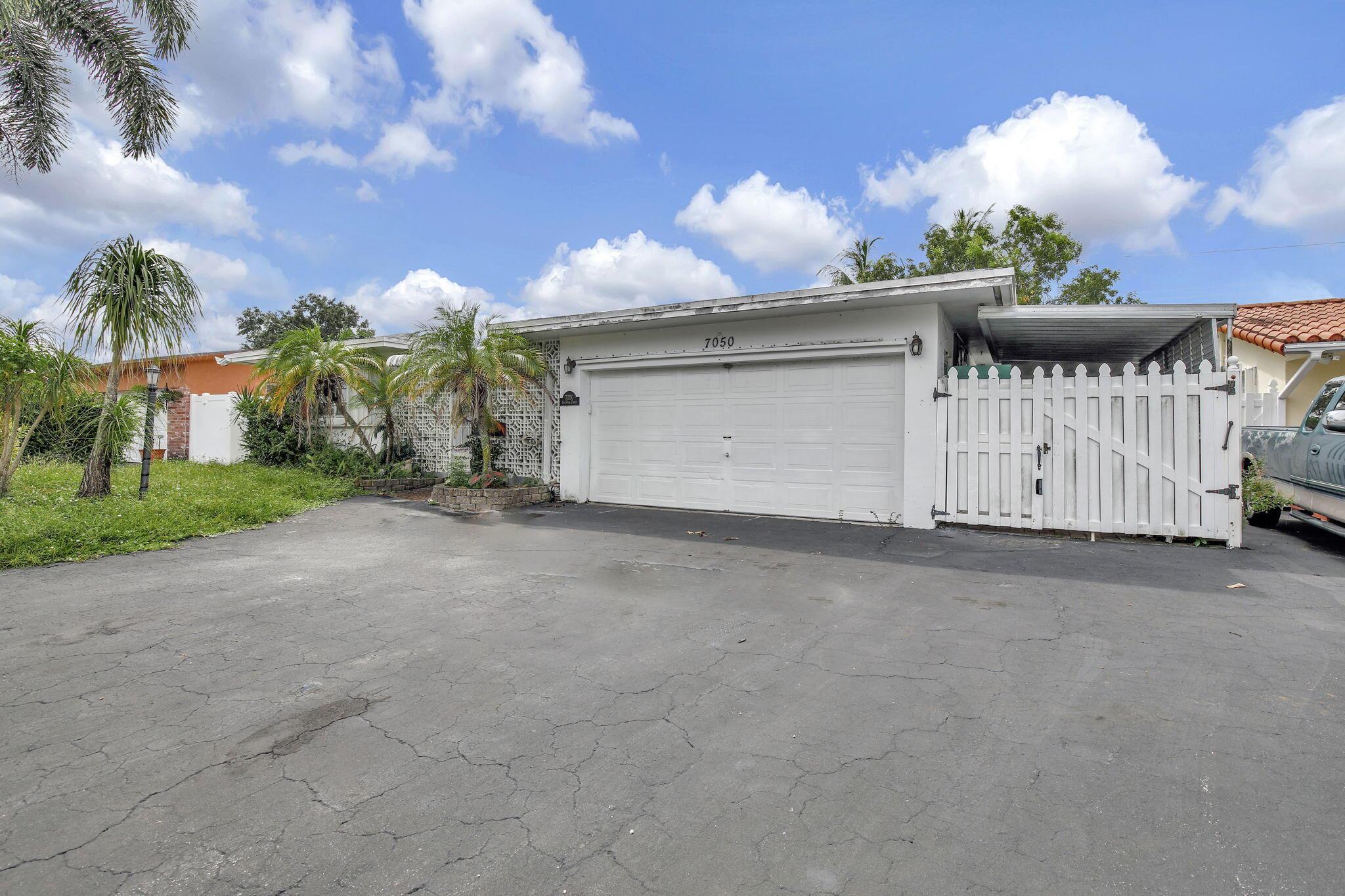 10th Ct, Pembroke Pines, FL 33023