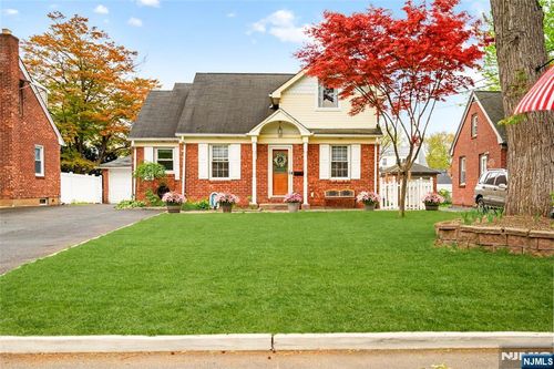 59 Colonial Pkwy, Dumont, NJ, 07628-2604 | Card Image