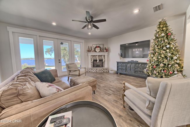 700 E 2 Nd St, House other with 4 bedrooms, 4 bathrooms and null parking in Lynn Haven FL | Image 14
