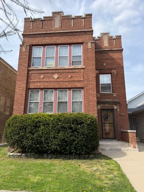 5428 Cornelia Ave, Chicago, IL, 60641-3242 | Card Image