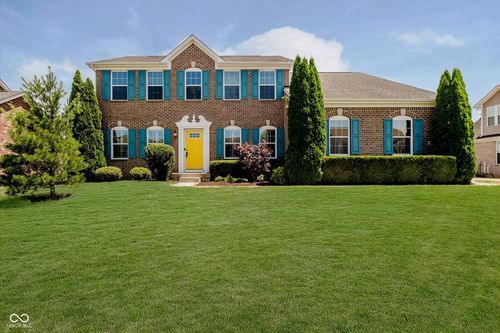 3251 Autumn Ash Dr, Zionsville, IN, 46077-7105 | Card Image