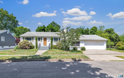 102 Geneva Ter, Fairfield, CT, 06824-5613 | Card Image