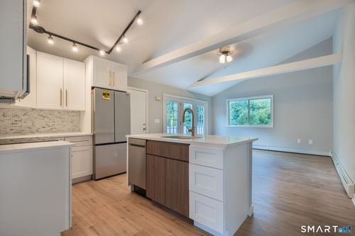 147 Chestnut Tree Hill Rd, Oxford, CT, 06478-1406 | Card Image
