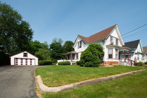 18 Morton St, Brockton, MA, 02301-1465 | Card Image