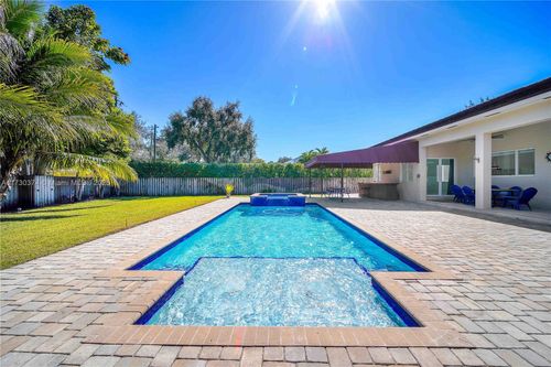 10703 Sw 84th Ave, Miami, FL, 33156-3519 | Card Image