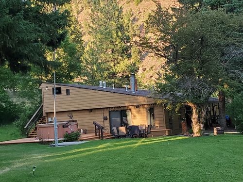 1720 Lyons Creek Rd, Wolf Creek, MT, 59648-8516 | Card Image