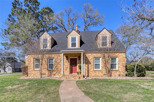 252 S Bell St, Bellville, TX, 77418-2214 | Card Image