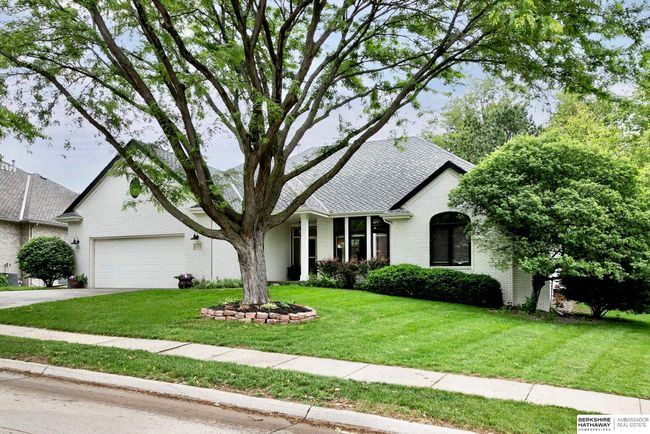 5801 S 119 Th Plz, House other with 3 bedrooms, 3 bathrooms and 2 parking in Omaha NE | Image 35
