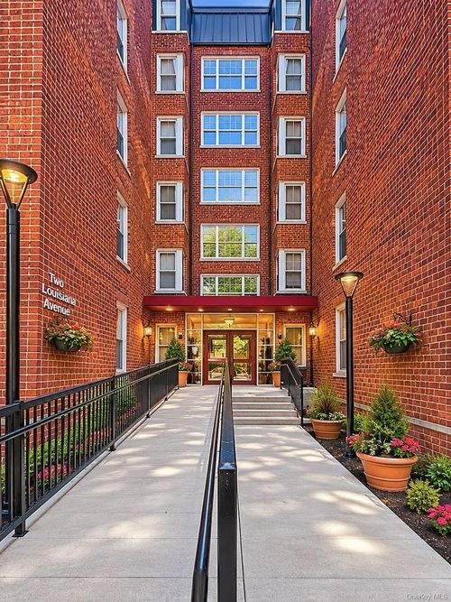 4b-2 Louisiana Ave, Bronxville, NY, 10708-6210 | Card Image