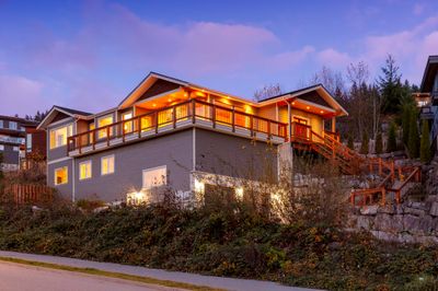 41260 Rockridge Pl, House other with 5 bedrooms, 3 bathrooms and 10 parking in Squamish BC | Image 1