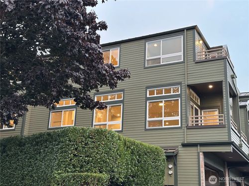 327 2nd Ave S, Kirkland, WA, 98033-6657 | Card Image