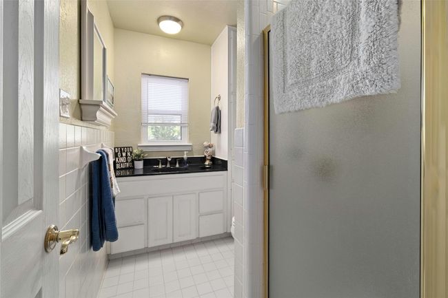 702 S Groos St, House other with 3 bedrooms, 2 bathrooms and 4 parking in Kyle TX | Image 22