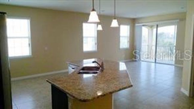 Living/Dining Area | Image 5