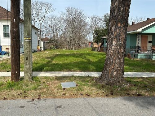 1265 Sere St, New Orleans, LA, 70122-1444 | Card Image