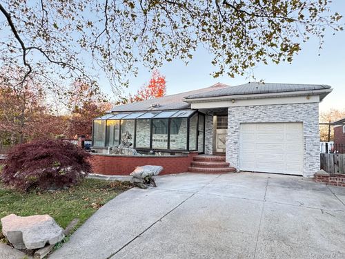 5003 Horatio Pkwy, Oakland Gardens, NY, 11364-1524 | Card Image