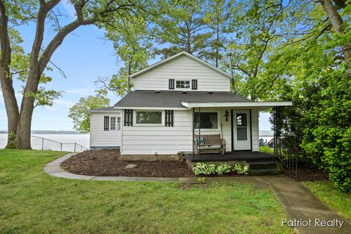 1266 88th St, Newaygo, MI, 49337-8388 | Card Image