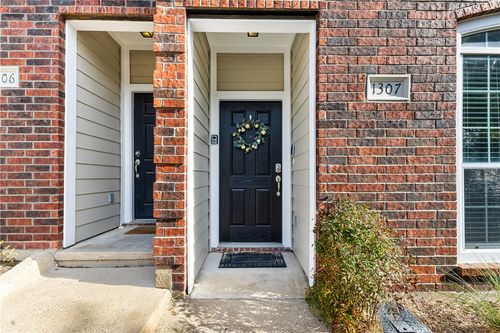 1307-305 Holleman Dr, College Station, TX, 77840-7062 | Card Image