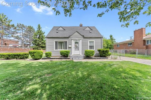 2048 Arcola St, Garden City, MI, 48135-2909 | Card Image