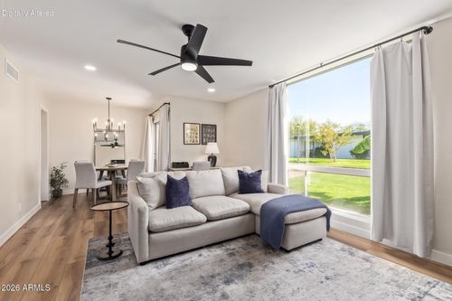 106-3242 E Camelback Rd, Phoenix, AZ, 85018-2317 | Card Image