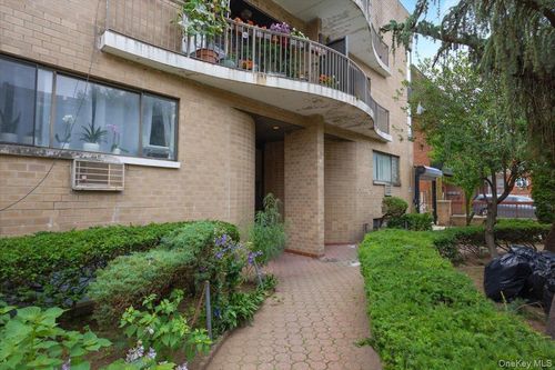 apt-l1-147 Roosevelt Ave, Flushing, NY, 11354-4742 | Card Image