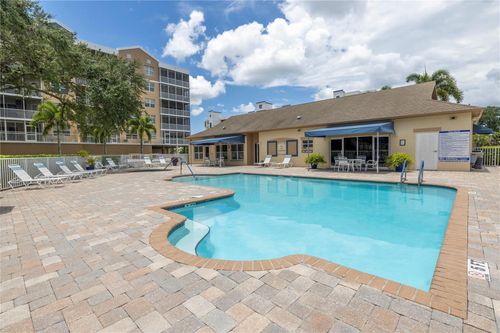 2202-960 Starkey Rd, LARGO, FL, 33771-2475 | Card Image