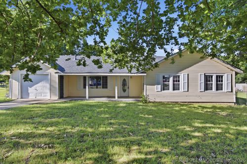401 Main St, Beggs, OK, 74421-3214 | Card Image