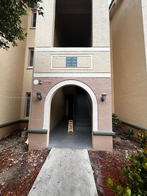 apt-301-2548 Centergate Dr, Miramar, FL, 33025-7252 | Card Image