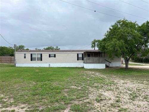 699 S Vista, Sandia, TX, 78383 | Card Image