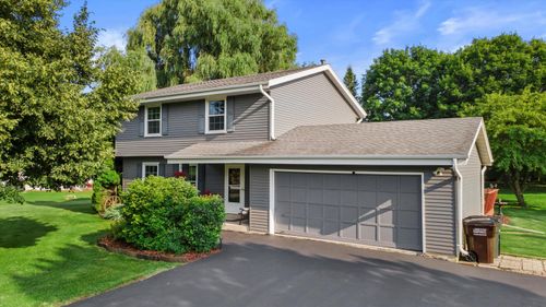 25815 Portsmouth Rd, Waterford, WI, 53185-5528 | Card Image