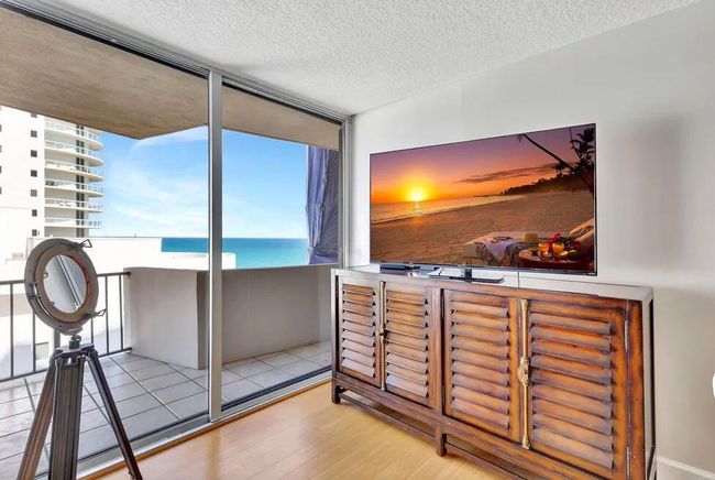 APT-1-905 - 4200 N Ocean Dr, Condo with 2 bedrooms, 2 bathrooms and null parking in Riviera Beach FL | Image 10
