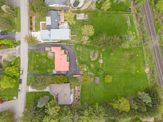 86 Maple Ave, House other with 2 bedrooms, 2 bathrooms and 15 parking in Dundas ON | Image 14