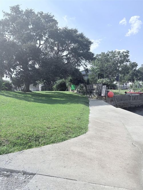 6 Pine Bluff Dr, La Porte, TX, 77571-6675 | Card Image