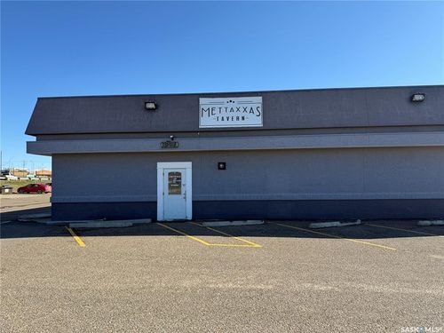 302 114th St, North Battleford, SK, S9A2M6 | Card Image