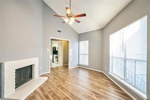 3724 Woodchase Dr, Houston, TX, 77042-5811 | Card Image