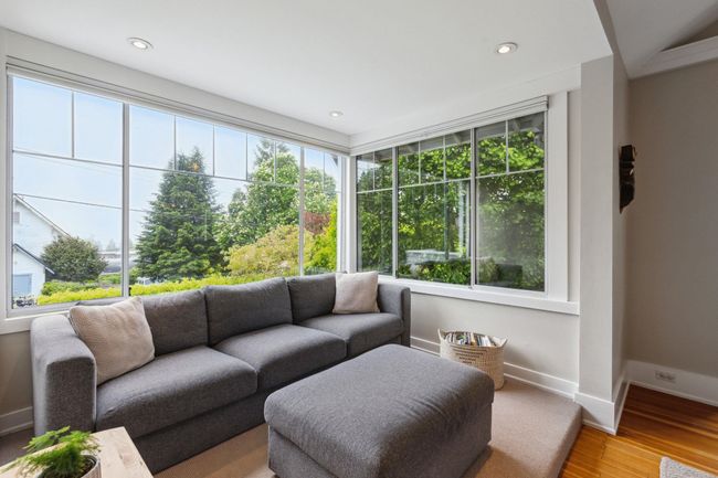 130 E Kings Road, House other with 3 bedrooms, 3 bathrooms and 3 parking in North Vancouver BC | Image 7