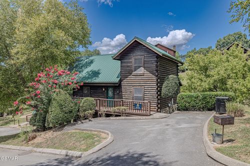 1625 Little Cabin Loop, Sevierville, TN, 37862-7893 | Card Image
