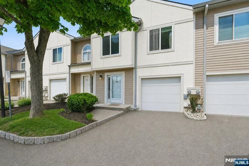 606 Park Pl, Springfield, NJ, 07081-3520 | Card Image