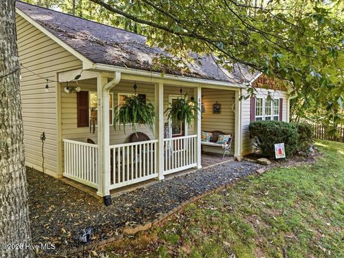 654 Ford Road, Warne, NC, 28909 | Card Image