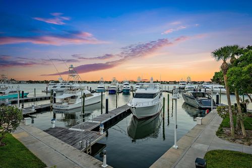 apt-g11-1200 Marine Way, North Palm Beach, FL, 33408-6614 | Card Image