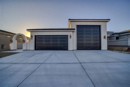 6083 S Greenhorn Dr, Fort Mohave, AZ, 86426-7048 | Card Image
