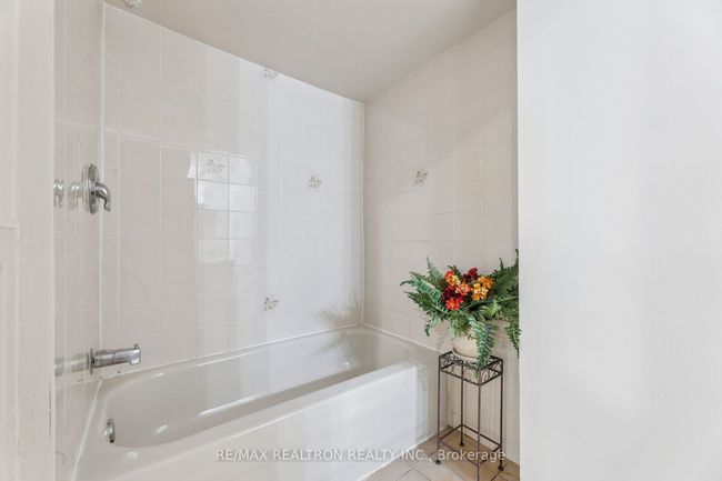 6 Gardiner Dr, House other with 6 bedrooms, 4 bathrooms and 2 parking in Ajax ON | Image 39