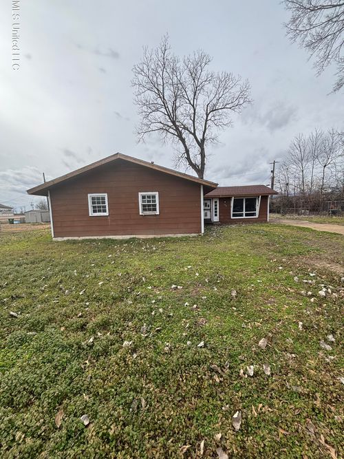614 Cedar Street, Greenwood, MS, 38930 | Card Image