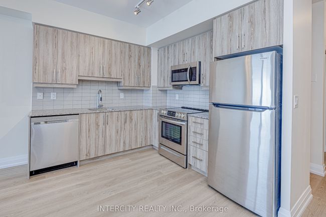 617 - 3600 Highway 7, Condo with 2 bedrooms, 1 bathrooms and 1 parking in Vaughan ON | Image 12