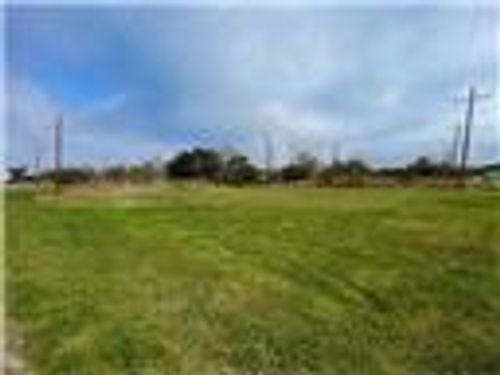 106 W Bayshore Rd, Anahuac, TX, 77514-2579 | Card Image