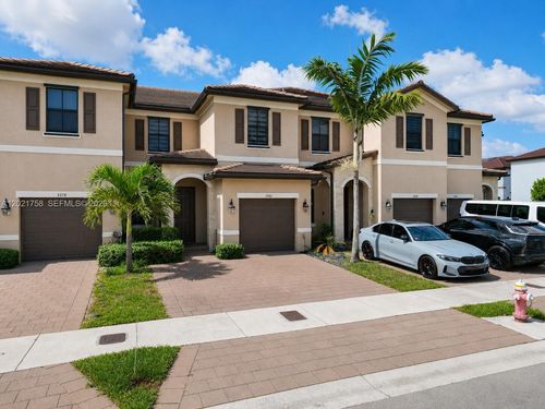 3382 W 104th Ter, Hialeah, FL, 33018-1242 | Card Image