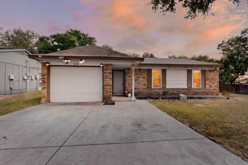 1513 Pelican Ct, Garland, TX, 75040-8257 | Card Image