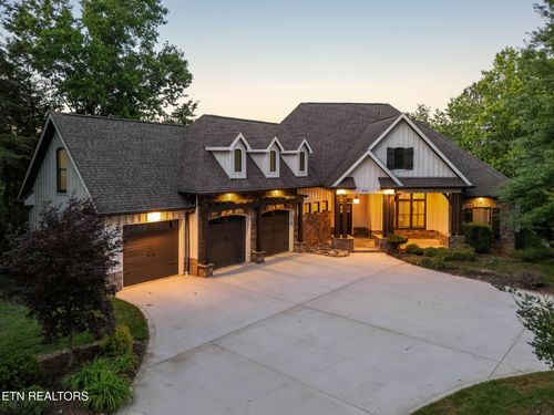 4451 Forrest Ridge Dr, Louisville, TN, 37777-3064 | Card Image