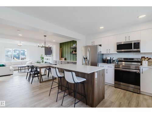 118 Secord Dr Nw, Edmonton, AB, T5T7N9 | Card Image